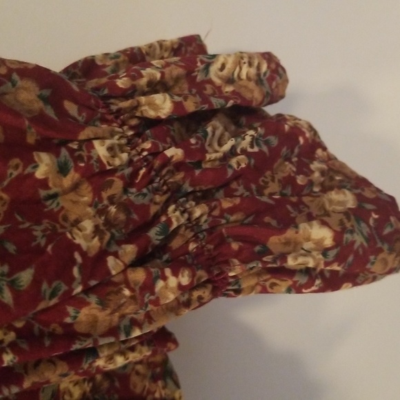 Express Floral Ruffle Blouse - Picture 3 of 8